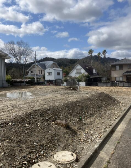 分譲地の現地写真（前面道路からの様子）
