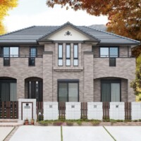 総タイル張り二世帯住宅の家